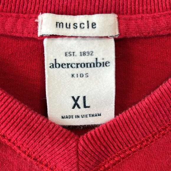 Abercrombie & Fitch Boy’s Red Cotton Graphic Tshirt with Chiefs Image, Size XL - Picture 4 of 8